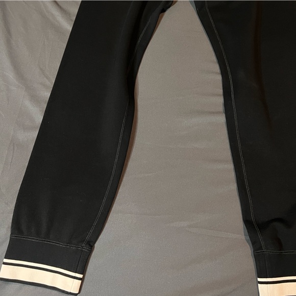 Dolce & Gabbana jogging pants with embossed tag - Picture 8 of 8